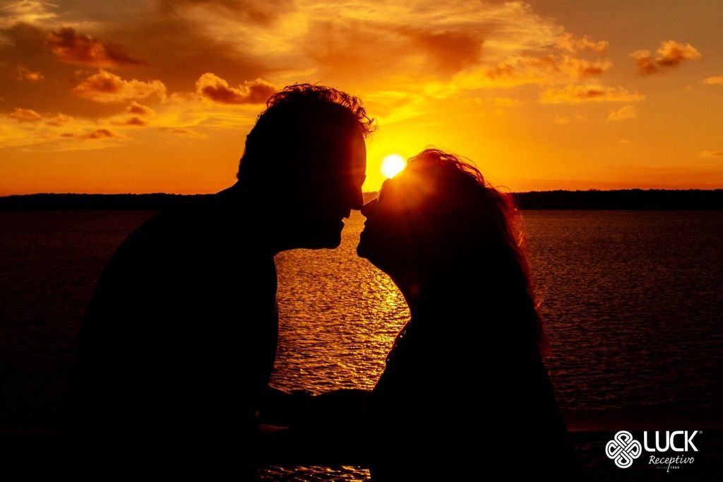 ENTARDECER NA PRAIA DO JACARÉ - BOLERO DE RAVEL